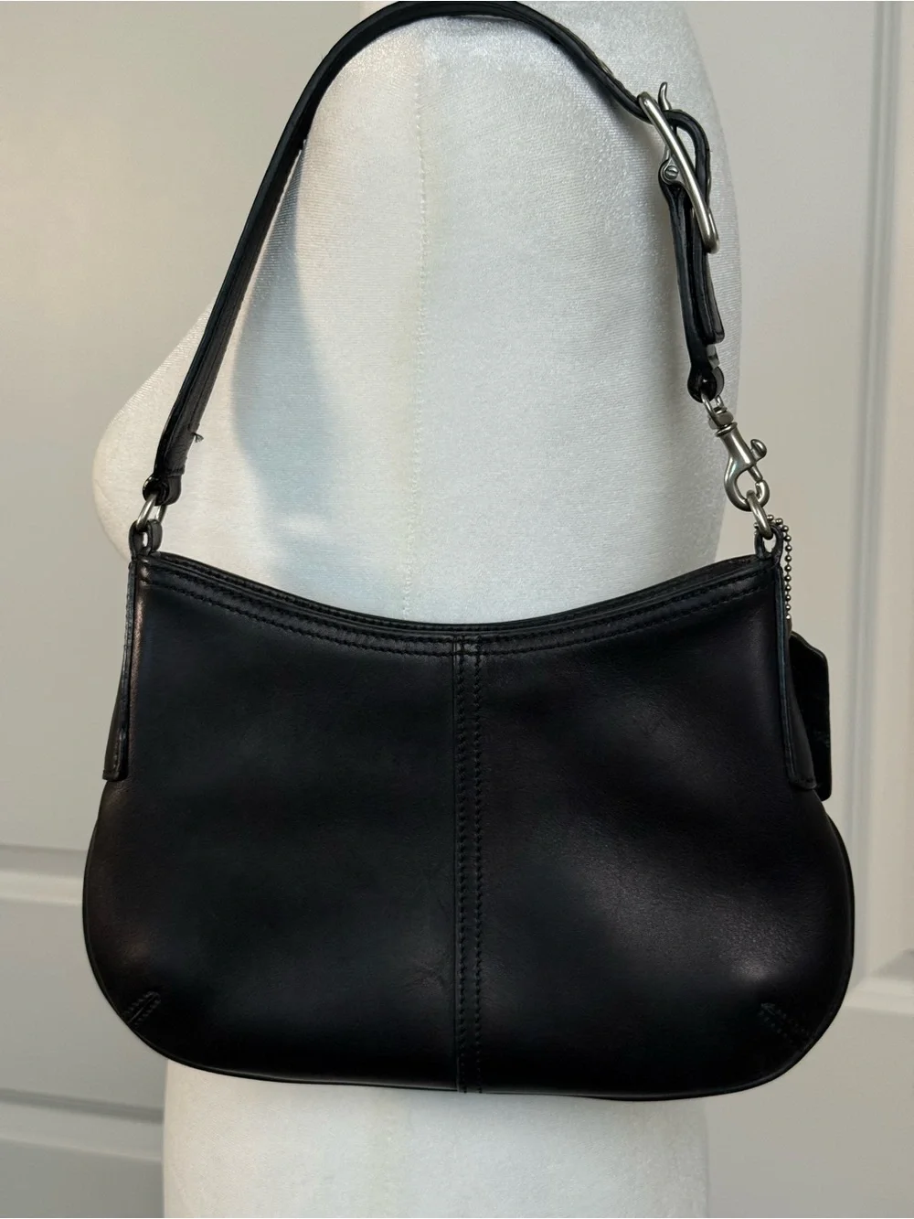 Coach vintage sleek
